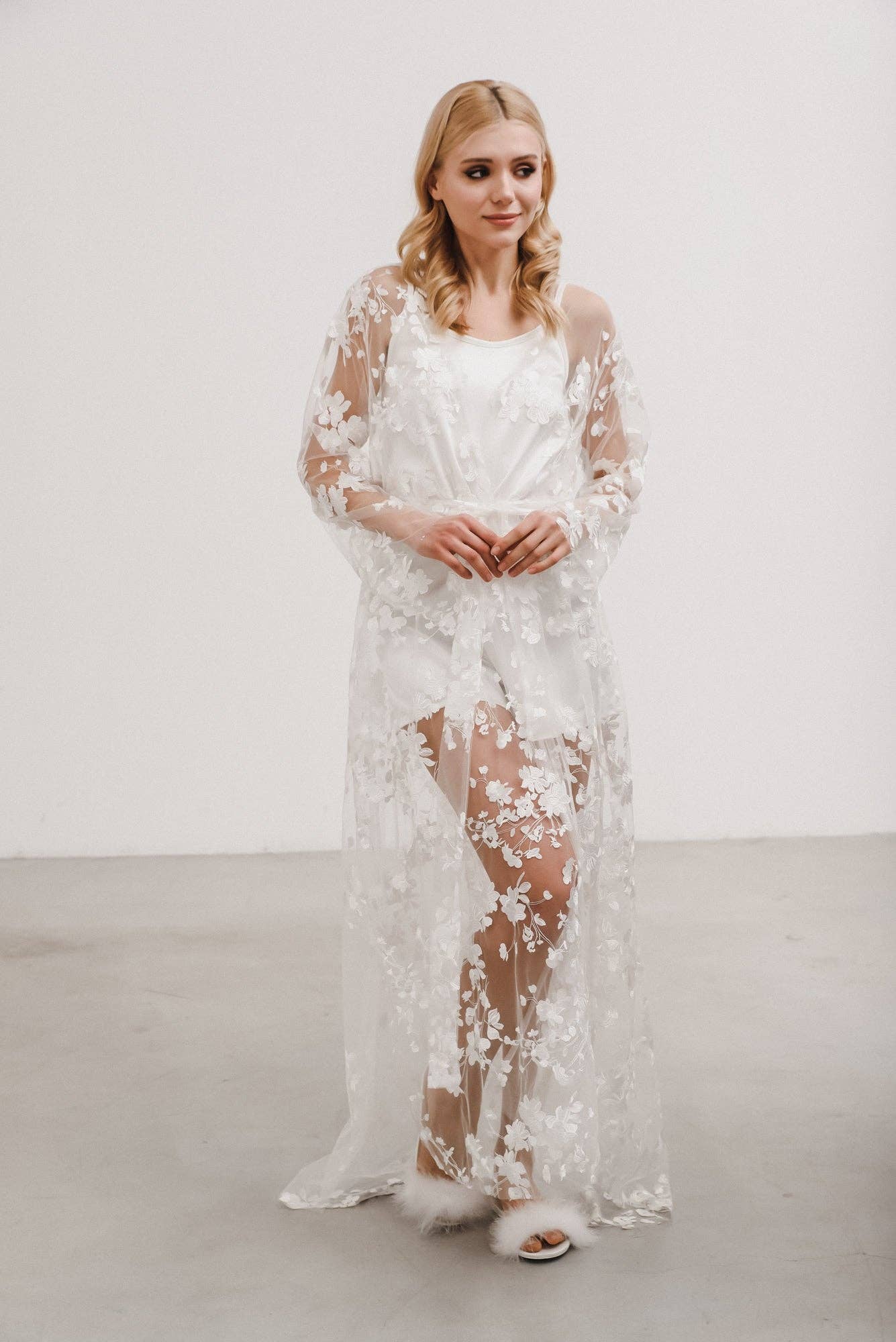 Ivy Lace Robe